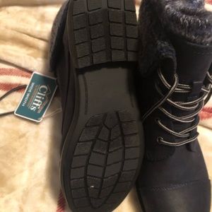 Women’s boots cliffs size 10w new w tags navy blue